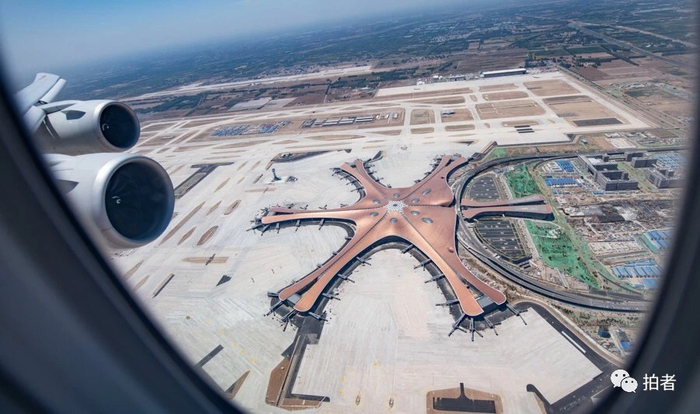 　△ 2019年5月13日，北京大兴国际机场第一次真机试飞后，航空公司飞机又进行了一系列试飞活动。摄影 /&nbsp;新京报记者陶冉