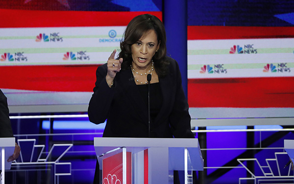 卡马拉·哈里斯（Kamala Harris）在当地时间6月27日民主党党内初选辩论。 视觉中国 图