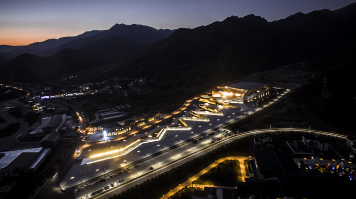 又见五台山剧场 / 朱小地工作室·biad
