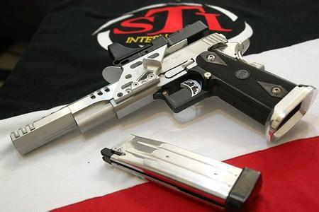 ipsc的改装使得很多枪手选用了特制的器械