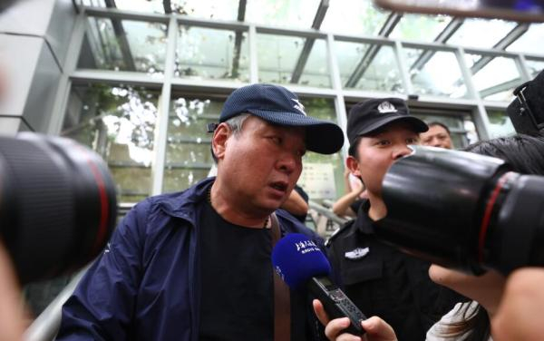 　7月5日，备受关注的上海“虹口杀妻冰柜藏尸案”二审驳回上诉， 维持死刑判决。图为被害人父亲杨敢连。东方IC&nbsp; 图