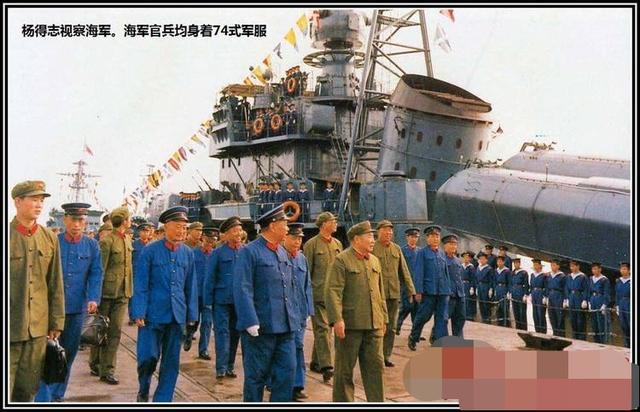 原来在中国，衣服种类最多的竟然是中国人民解放军！|海军|军服|粗布|棕色|水兵服_新浪军事_新浪新闻