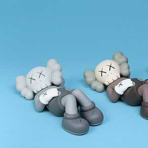 《KAWS：HOLIDAY》第四站日本，即将在富士山脚下揭幕_手机新浪网