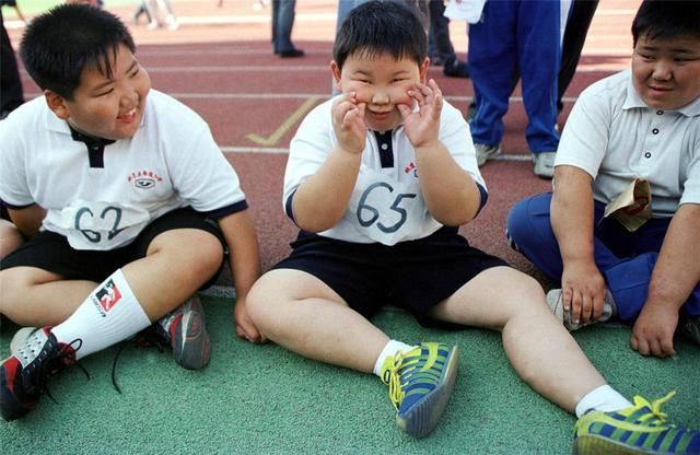 53万孩子患“性早熟”：这些食物，家长最好少给孩子吃