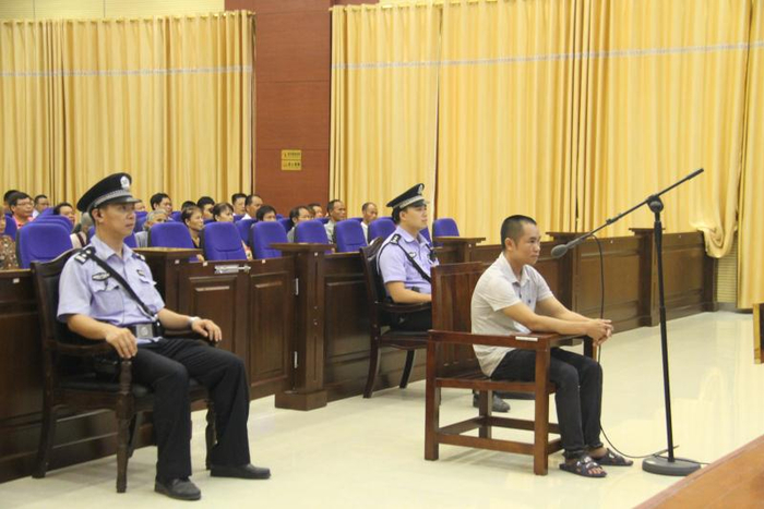 2018年7月23日，河池市中级人民法院公开审理被告人黄树生涉嫌故意杀人罪一案。河池中院供图