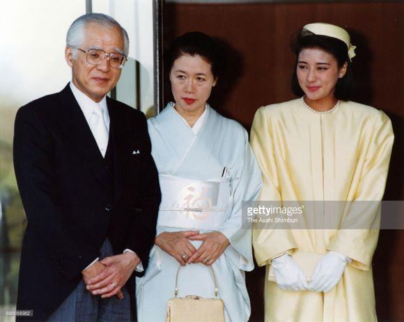 日本新皇后雅子：年轻旧照清新美丽，像极了电影演员
