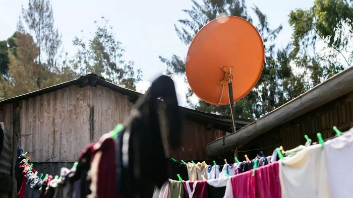 非洲一户人家中卫星天线&nbsp; 图源：CNN