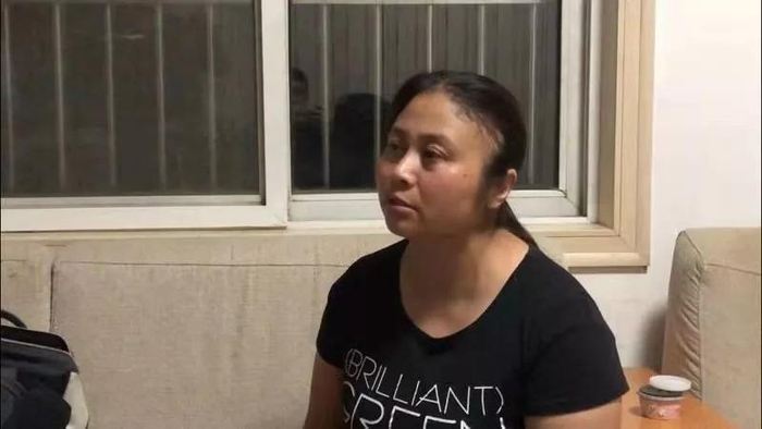 女教师李秀娟接受采访。新京报记者俞金旻 摄