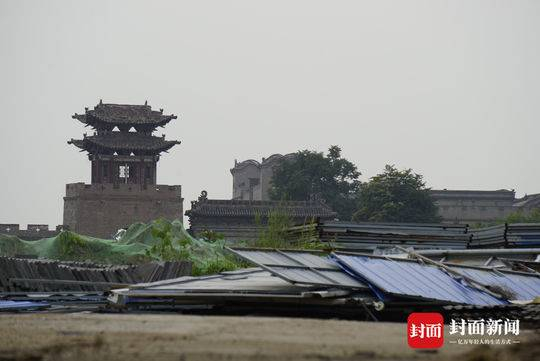 　8月7日至16日，乔家大院景区暂停营业10天，加速整改。图为整改中的乔家大院景区。摄影：封面新闻记者 滕瑾