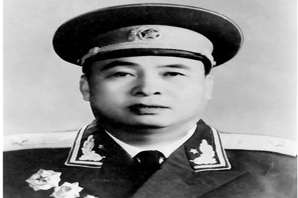 55年授衔时在职军长分别授什么军衔？为何最高上将，最低大校？