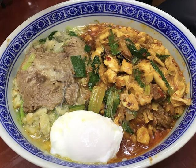 莲湖公园这家三十多年泡馍老店,终于尝到西安泡馍最地道的味道|牛羊肉_新浪新闻