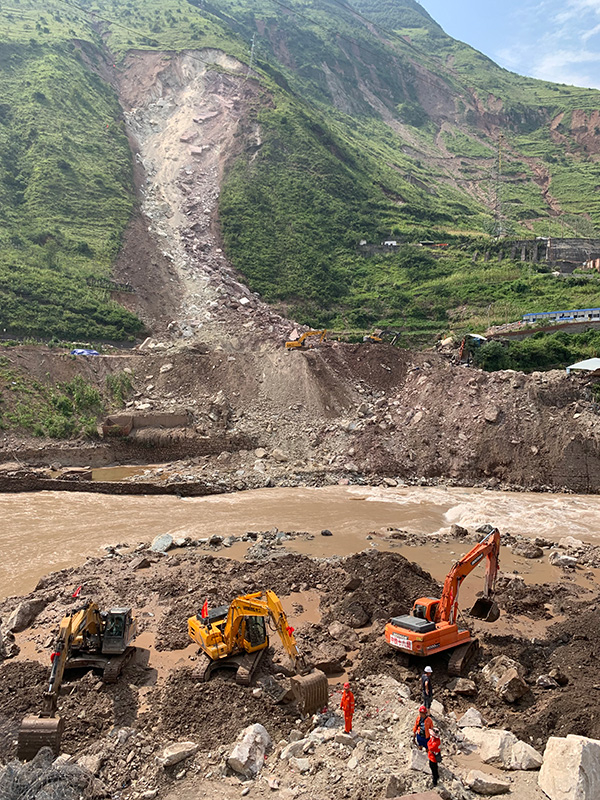 　　8月17日，崩塌搜救事故现场 本文图片均由澎湃新闻记者 胥辉 摄&nbsp;