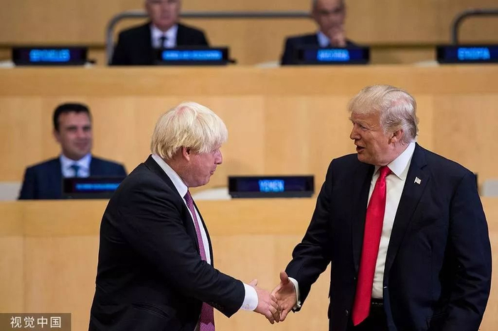 2017年9月，约翰逊与特朗普在联合国大会上短暂会面。/视觉中国