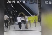 3个月大婴儿滑落婴儿车致昏迷 只因这个常见动作