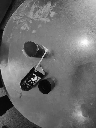 男子踩爆的压力容器。