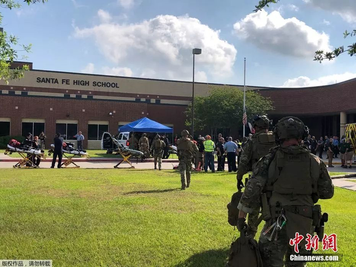 资料图：2018年5月18日，美国得州圣达菲高中发生枪击事件。