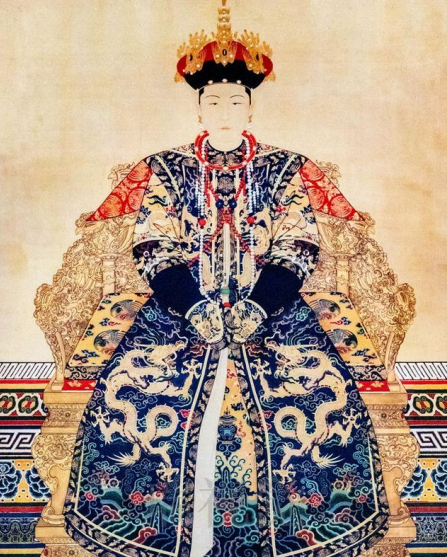 清代12帝的正牌皇后标准朝服像：看过来看过去还是乾隆最有眼光