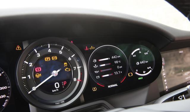 度试驾点评全新一代保时捷911 Carrera 4S感受如何