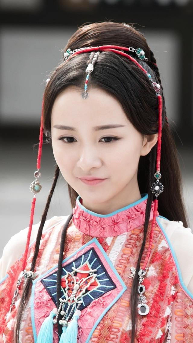 同样是谋女郎,她出道9年不火,本要出演《如懿传》戏份却被删光