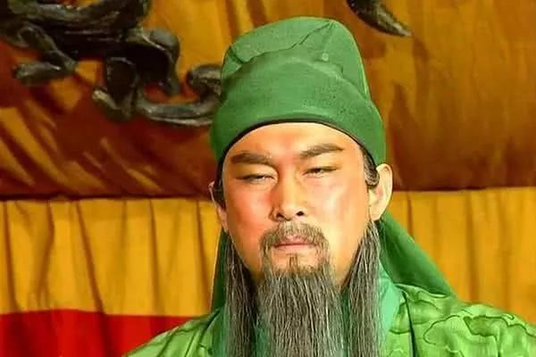 历史上刘关张三人的关系：虽不是亲兄弟，却有更亲密的方式