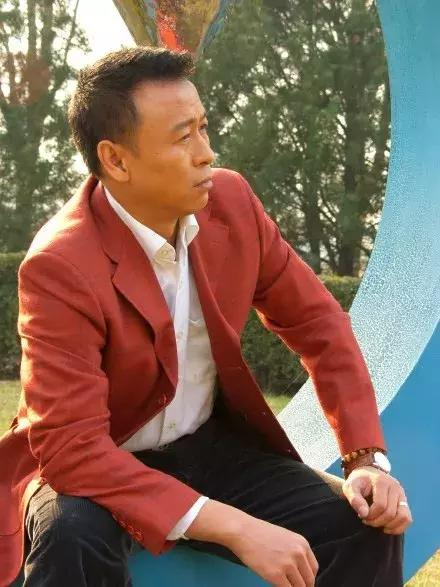 乐坛第一个代唱歌手,专辑销量过亿歌曲爆红,自己却始终不温不火|铁窗泪|迟志强_新浪新闻
