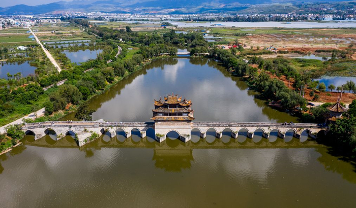 云南建水有一座绝美的古代桥梁,全国重点保护文物,却还不收门票|双龙桥|古桥|桥孔|阁楼|双龙_新浪新闻