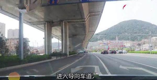 掉头车道可以左转弯吗?看完这篇文章就懂了|路口|机动车|绿灯|行人|司机_新浪新闻