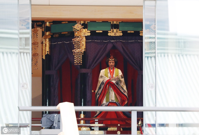 日本东京皇宫,日本德仁天皇在向世界宣布登基的仪式上亮相_新浪新闻