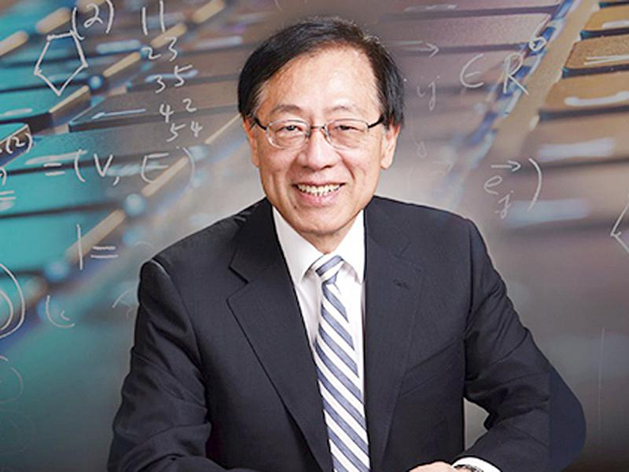 姚期智从物理转学计算机,放弃高薪回国筹建姚班、智班,只为中国_新浪新闻