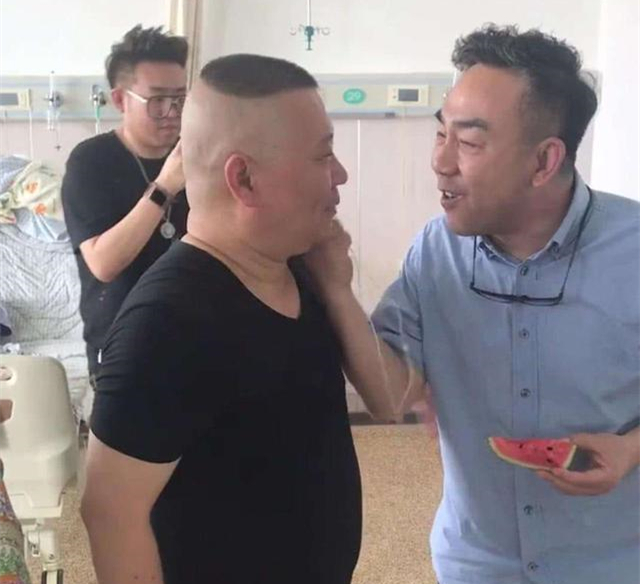 杨议在相声界很有话语权吗，为什么郭德纲对他这么客气尊敬？_新浪新闻