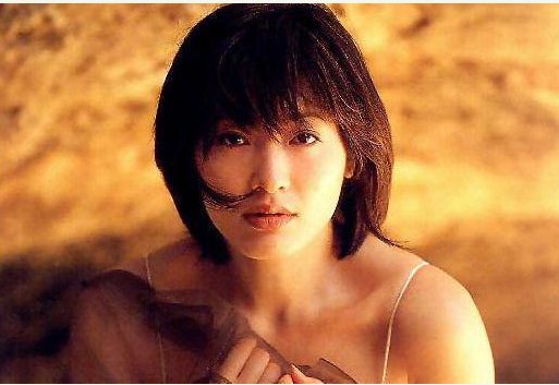 她是饰演史上最妩媚”潘金莲“,曾被名流抓伤胸部,今在东莞卖面|杨思敏|新金瓶梅_新浪娱乐_新浪新闻