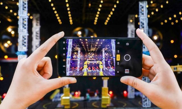 原来小米手机息屏也可以拍照,但却一直存在争议