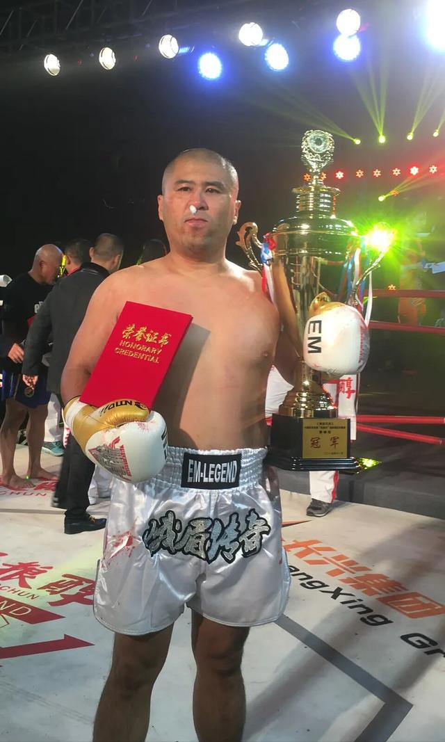 大熊猫雷雷家族传奇 海外大熊猫生活揭秘