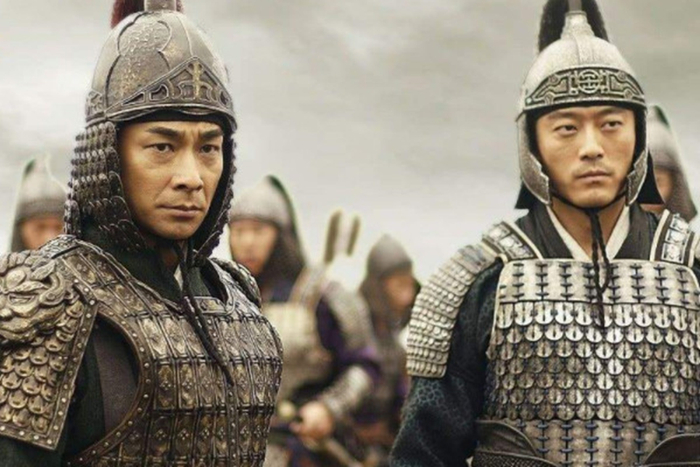 观摩了古代将军的画像,发现各个大腹便便,难道这样也能上战场