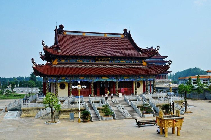 河南被低估的寺庙,山门高31米,长50米,誉为亚洲最大的寺庙|寺庙|山门|少林寺_新浪新闻
