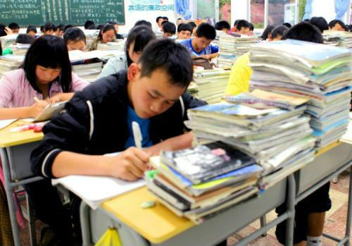 顶级高中和普通高中相比,哪里升学压力更大,大部分人都搞错了_新浪新闻