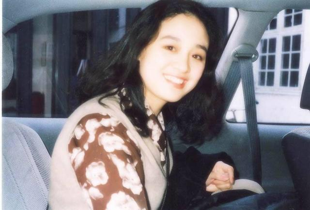 80年代人气最高的挂历美人,出演大陆首个裸露镜头,儿子生父成谜|贾宏声|伍宇娟|挂历
