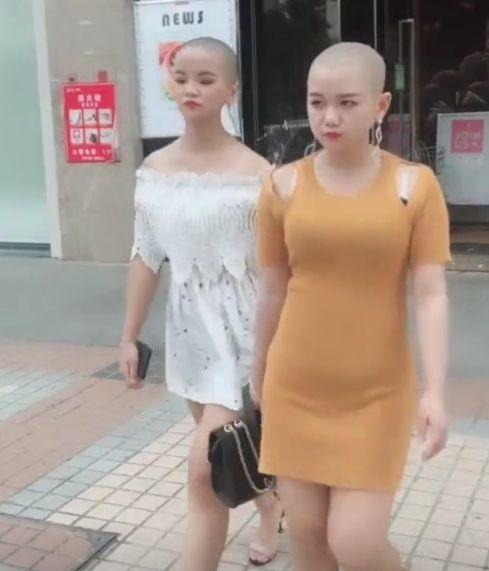 两位光头美女火了，一黄一白引人注目，网友：从头开始？