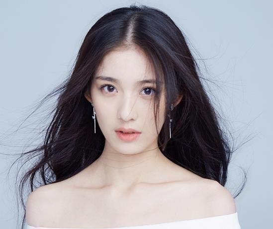 曾饰王一笛的钟丽丽,身穿“杜蕾液体裙”,竟如此的美艳动人|小欢喜_新浪娱乐_新浪新闻