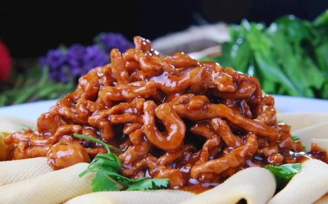 不管大里脊还是小里脊,它们的脂肪含量都不高,而且口感很嫩,适合煲汤