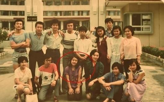 “金龟子”刘纯燕年轻时期旧照,长发飘飘反差太大|刘纯燕|金龟子|长发_新浪新闻