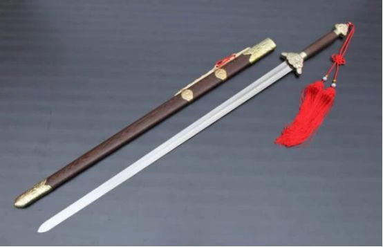 古代四大经典武器,有两种都是历史悠久之物,在我国熠熠生辉!|冷兵器|种类|短刀|长条形|虎头_新浪新闻