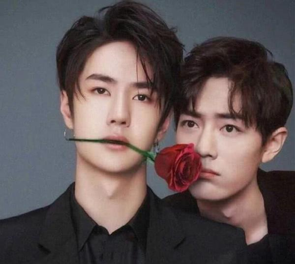 王一博"偷穿"肖战的格子衫?内搭也很相似,迷妹炸锅了