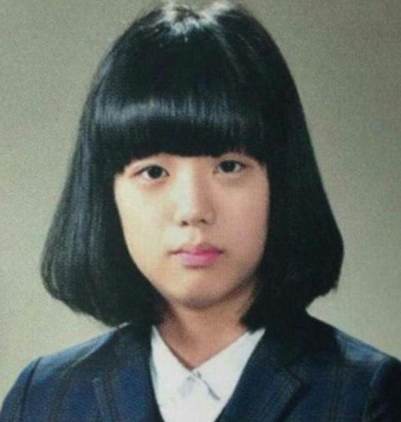韩国粉墨出道前照片，Lisa不敢认，Rose怎么这么乖？