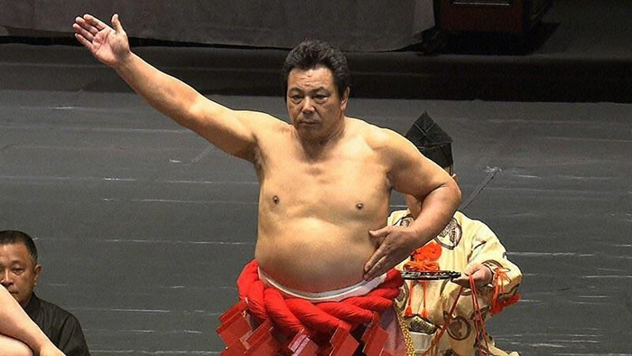 以小打大赢下1045场比赛!《街霸》都是以他为原型!|富士|日本|横纲|格斗|千代_新浪新闻