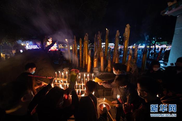 澳门市民农历新年上香祈福