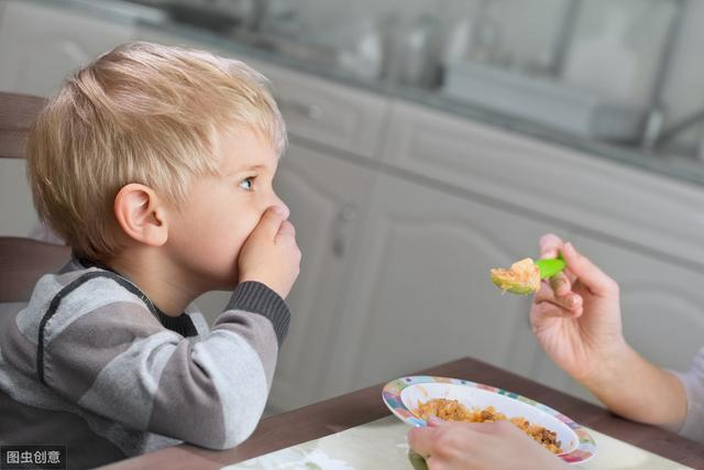 “我不饿！”孩子不好好吃饭，饿一天还是打一顿？怎么更有效
