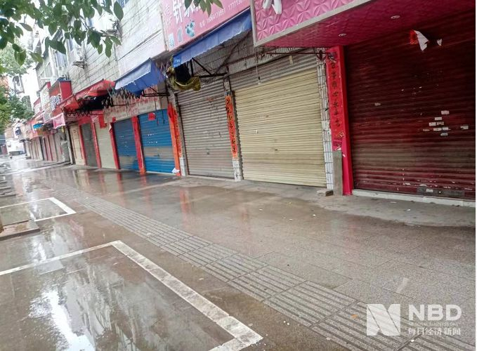 春节期间的黄冈市黄梅县街道（每经记者 李彪 摄）