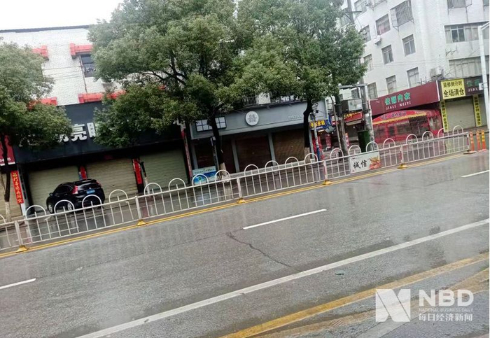 春节期间的黄冈市黄梅县街道（每经记者 李彪 摄）