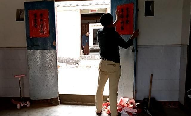 海南农村过年风俗很有地方特色，年味十分的浓厚